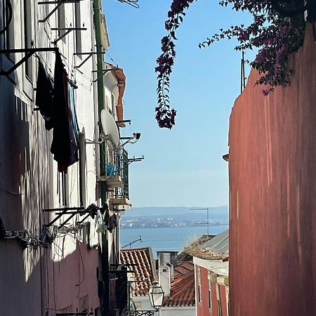 شقة Quiet Street Alfama Lisboa المظهر الخارجي الصورة